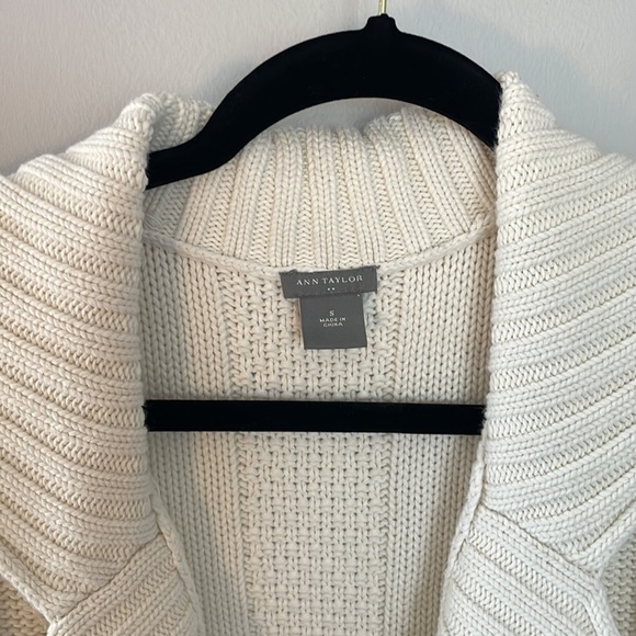 Ann Taylor Sweater Size Small - Picture 4 of 8